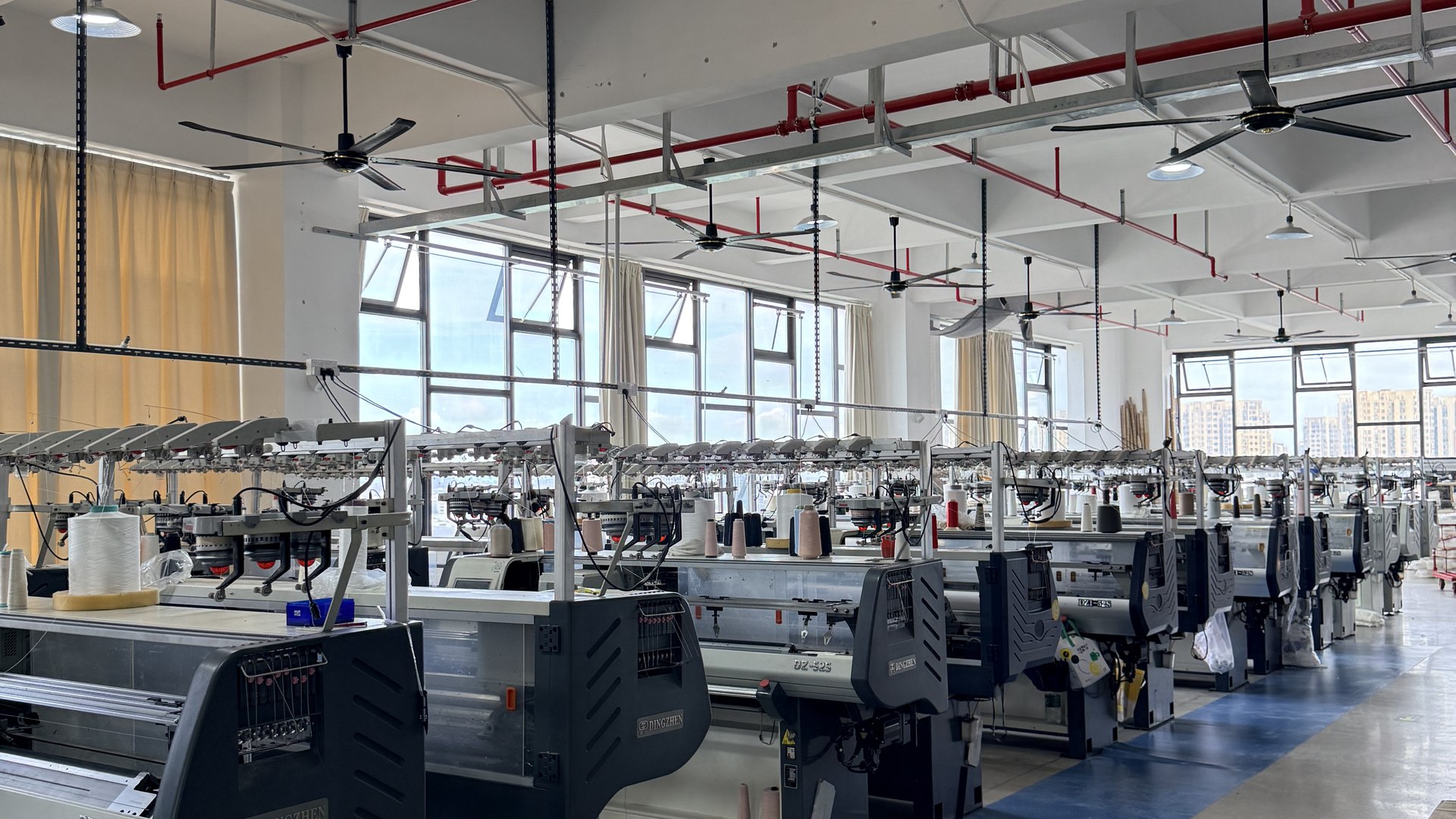 Custom knitwear manufacturing hero