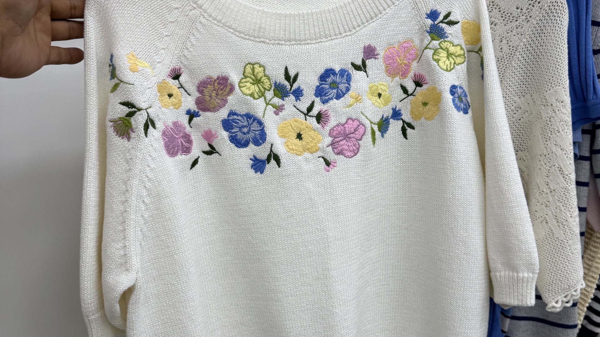 Custom knitwear manufacturing hero