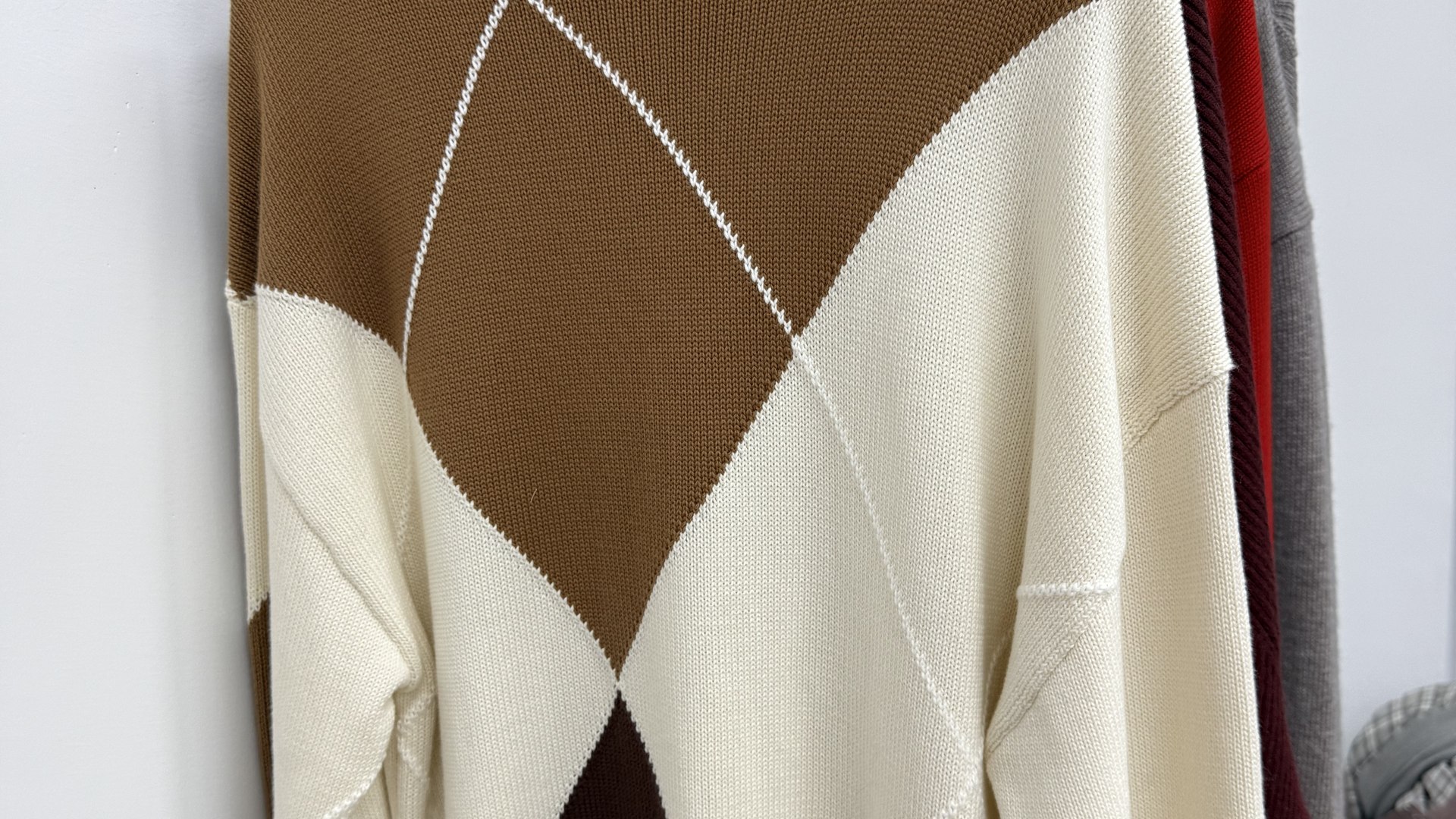 Custom knitwear manufacturing hero